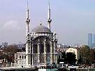foto de Turqu�a: la Mezquita Ortak�y de Estambul