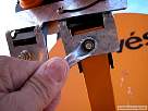 Bricolaje - instalar una antena parabolica - apretar tuerca con llave de estrella